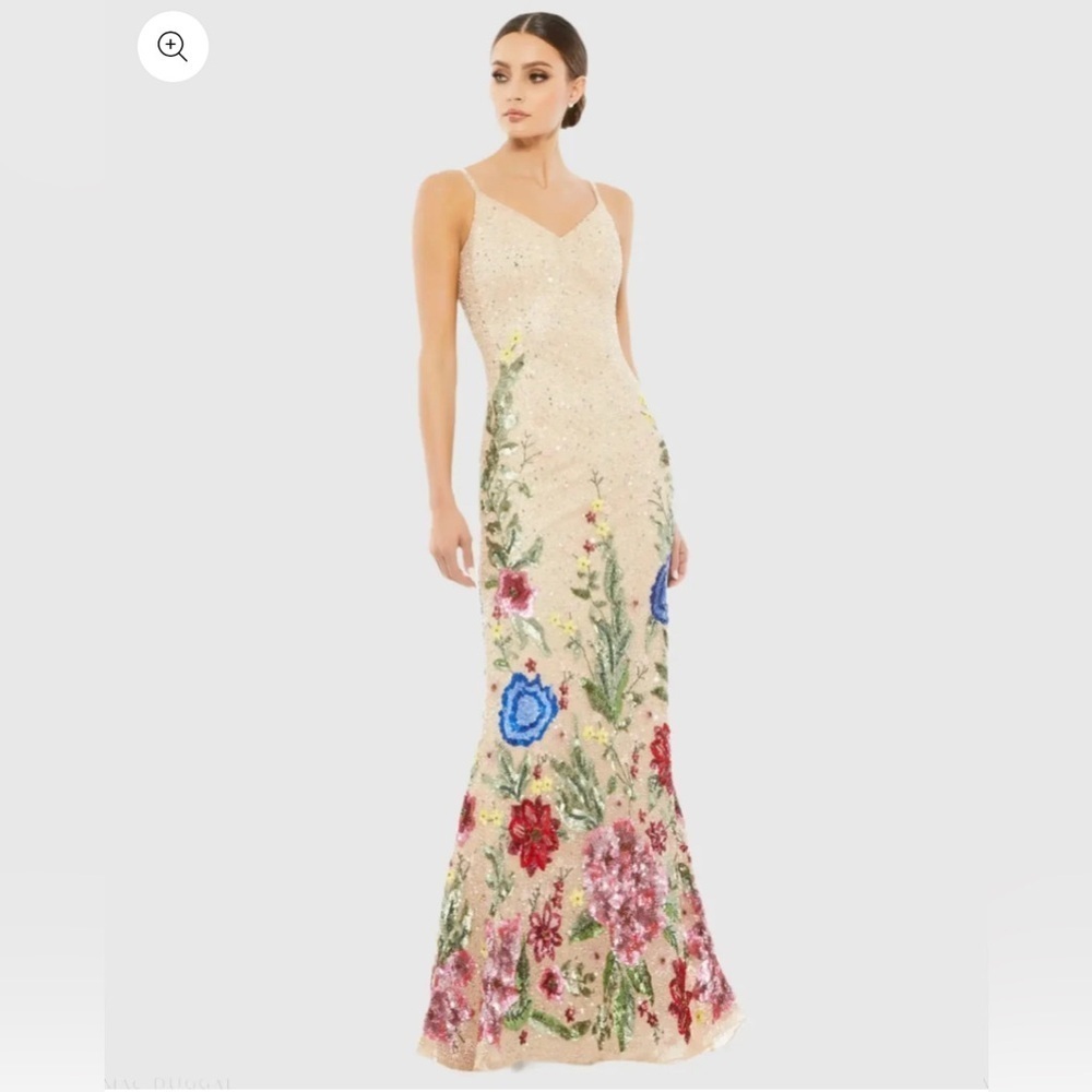 MAC DUGGAL
Beige Floral Embellished Spaghetti Strap Gown size 12 - Picture 11 of 11